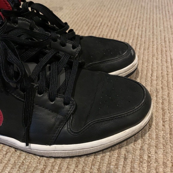 Nike Air Jordan 1 Mid Bred Black Red Men's Size 9 554724-024 - Picture 2 of 8